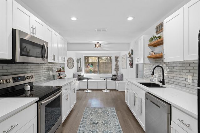 1819 W Cedar Elm Drive, Arlington, TX 76012