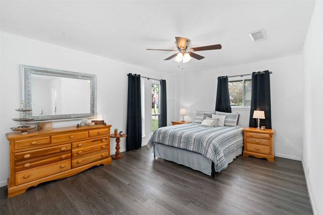 1819 W Cedar Elm Drive, Arlington, TX 76012