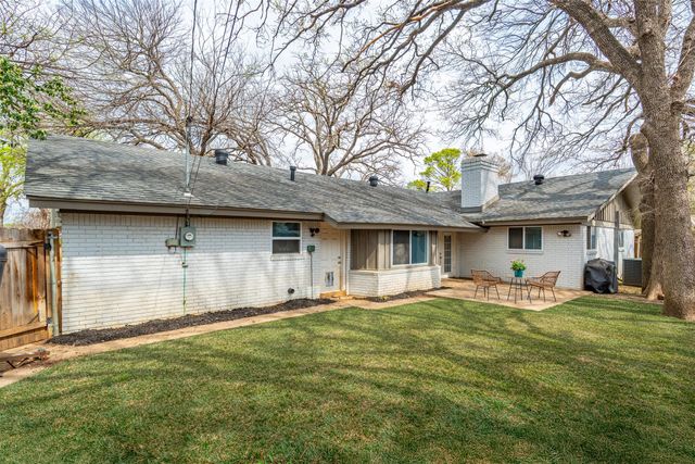 1819 W Cedar Elm Drive, Arlington, TX 76012