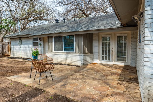 1819 W Cedar Elm Drive, Arlington, TX 76012