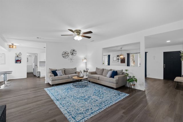 1819 W Cedar Elm Drive, Arlington, TX 76012