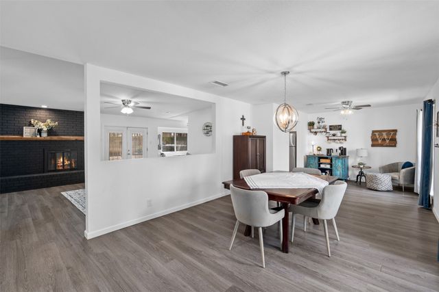 1819 W Cedar Elm Drive, Arlington, TX 76012