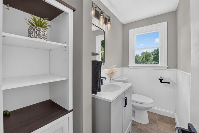 128 Providence Rd, Grafton, MA 01519