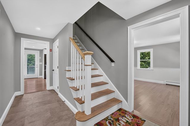128 Providence Rd, Grafton, MA 01519