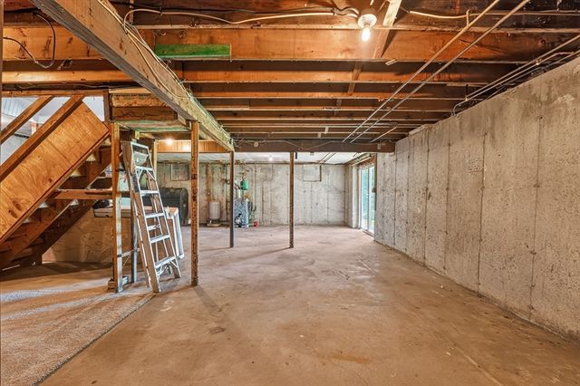 128 Providence Rd, Grafton, MA 01519