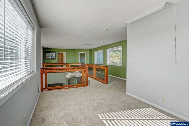 2415 SW Oakwood Dr, Dallas, OR 97338