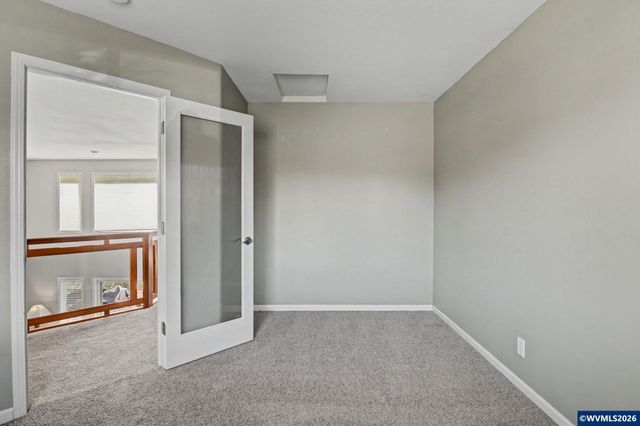 2415 SW Oakwood Dr, Dallas, OR 97338