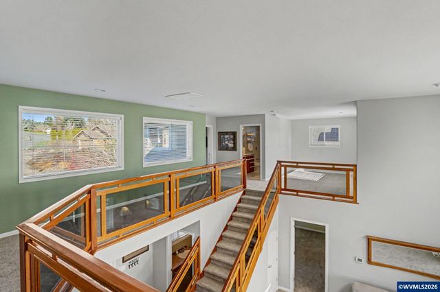 2415 SW Oakwood Dr, Dallas, OR 97338