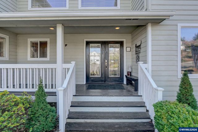 2415 SW Oakwood Dr, Dallas, OR 97338