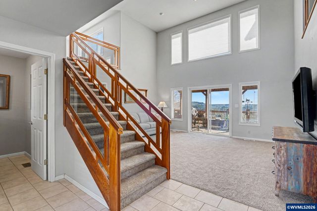 2415 SW Oakwood Dr, Dallas, OR 97338