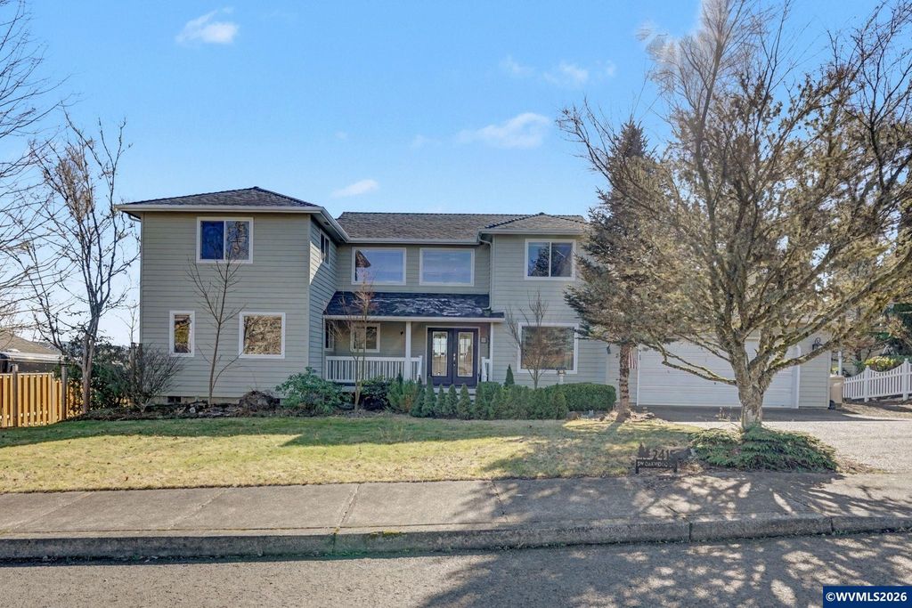 2415 SW Oakwood Dr, Dallas, OR 97338