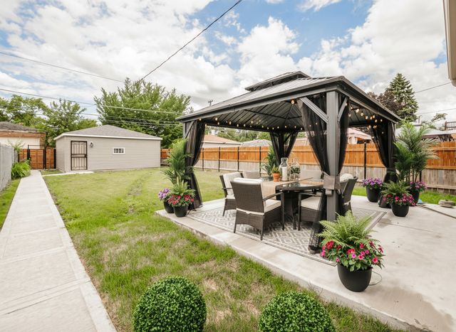 8314 S Calumet Avenue, Chicago, IL 60619