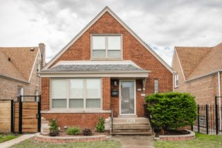 8314 S Calumet Avenue, Chicago, IL 60619