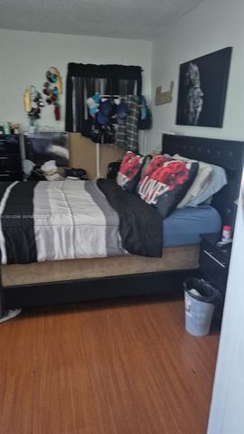 1735 W 60th St M329, Hialeah, FL 33012