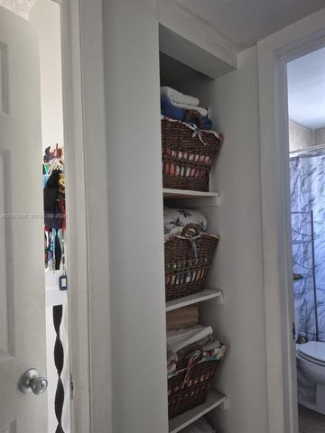 1735 W 60th St M329, Hialeah, FL 33012