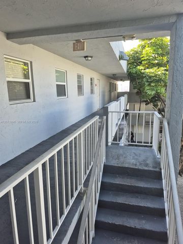 1735 W 60th St M329, Hialeah, FL 33012