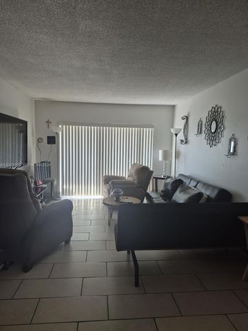 1735 W 60th St M329, Hialeah, FL 33012