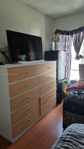 1735 W 60th St M329, Hialeah, FL 33012