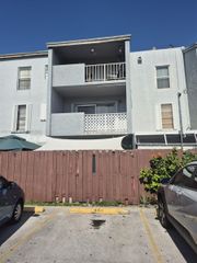 1735 W 60th St M329, Hialeah, FL 33012