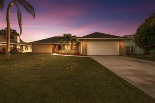 844 SE Celtic Avenue, Port St Lucie, FL 34983