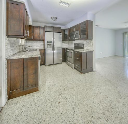 305 S Federal Highway 2, Lake Worth Beach, FL 33460