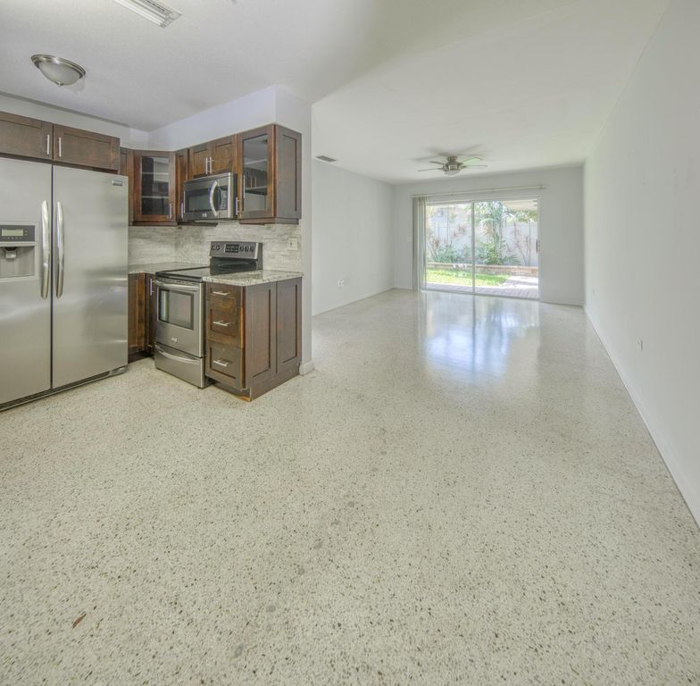 305 S Federal Highway 2, Lake Worth Beach, FL 33460
