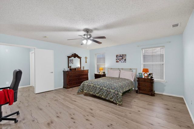 1814 Cedar Ridge Drive, Mesquite, TX 75181