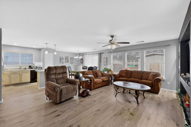 1814 Cedar Ridge Drive, Mesquite, TX 75181