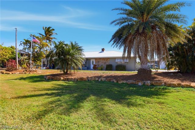 2740 Sanibel BLVD, St James City, FL 33956