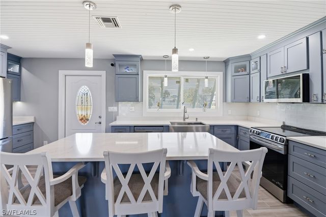 2740 Sanibel BLVD, St James City, FL 33956