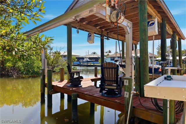 2740 Sanibel BLVD, St James City, FL 33956