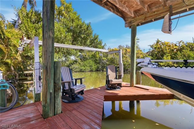 2740 Sanibel BLVD, St James City, FL 33956