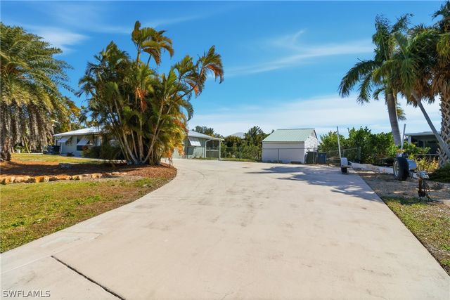 2740 Sanibel BLVD, St James City, FL 33956