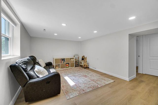 7409 Marshall Place, Merrillville, IN 46410