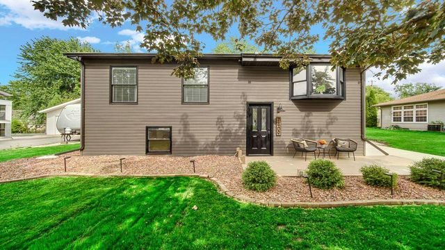 7409 Marshall Place, Merrillville, IN 46410