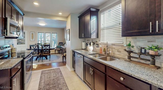 3558 Raymont Boulevard, University Heights, OH 44118