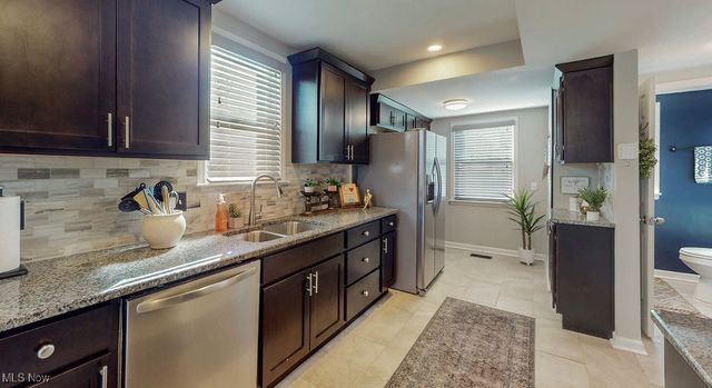 3558 Raymont Boulevard, University Heights, OH 44118