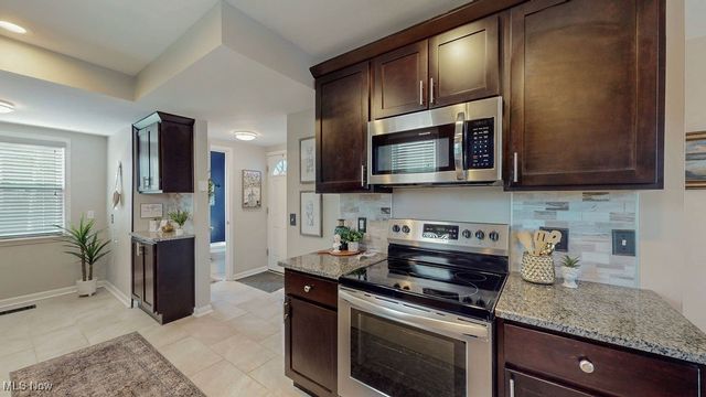 3558 Raymont Boulevard, University Heights, OH 44118