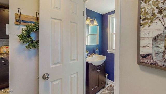 3558 Raymont Boulevard, University Heights, OH 44118