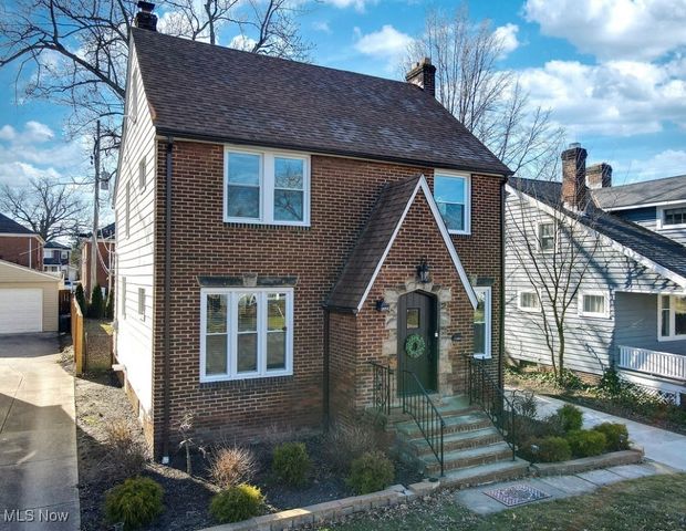 3558 Raymont Boulevard, University Heights, OH 44118