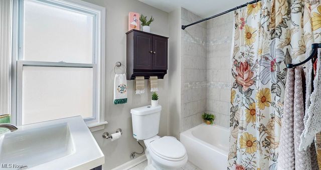 3558 Raymont Boulevard, University Heights, OH 44118