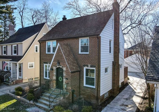 3558 Raymont Boulevard, University Heights, OH 44118