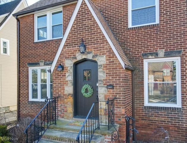 3558 Raymont Boulevard, University Heights, OH 44118