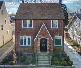 3558 Raymont Boulevard, University Heights, OH 44118