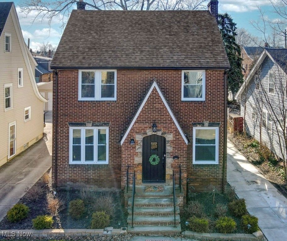 3558 Raymont Boulevard, University Heights, OH 44118