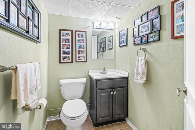 1800 CATHEDRAL RD, Huntingdon Valley, PA 19006