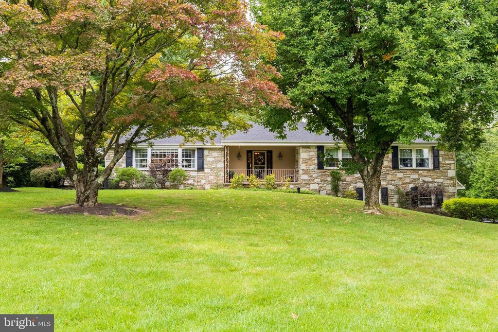 1800 CATHEDRAL RD, Huntingdon Valley, PA 19006