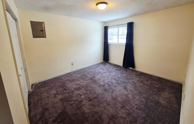 8423 Brunswick Avenue N, Brooklyn Park, MN 55443