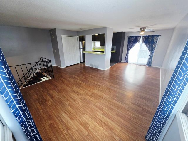 8423 Brunswick Avenue N, Brooklyn Park, MN 55443