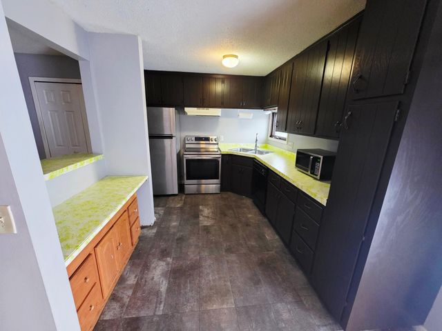 8423 Brunswick Avenue N, Brooklyn Park, MN 55443